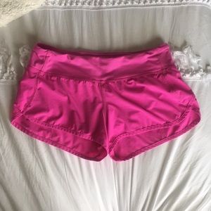 SOLD 🌟 Hot pink lulu speed shorts